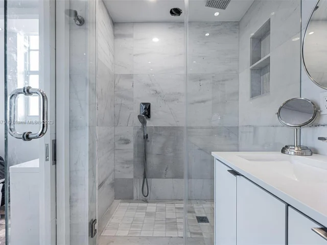 465 Ocean Dr # 506, Miami Beach FL 33139