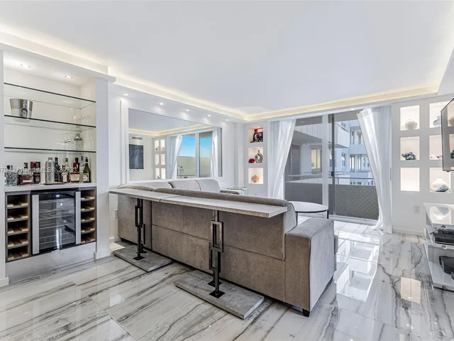 465 Ocean Dr # 506, Miami Beach FL 33139