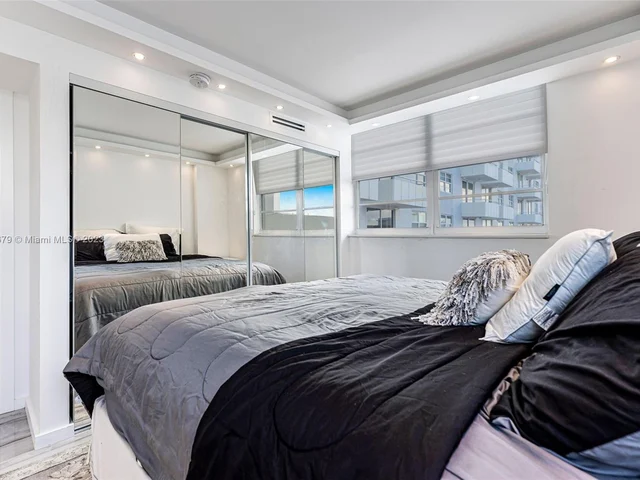 465 Ocean Dr # 506, Miami Beach FL 33139