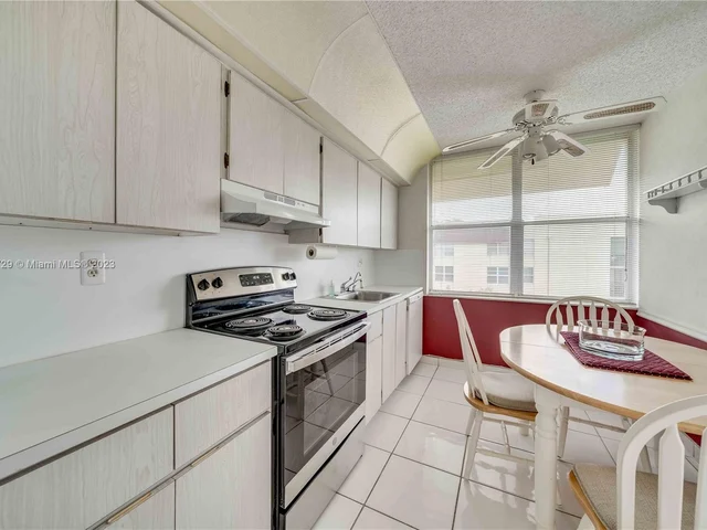 3651 Environ Blvd # 556, Lauderhill FL 33319