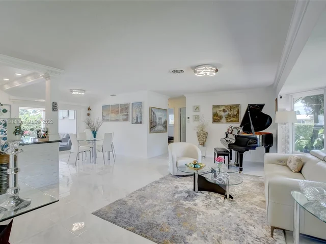 1060 NE 26th Ave, Pompano Beach FL 33062