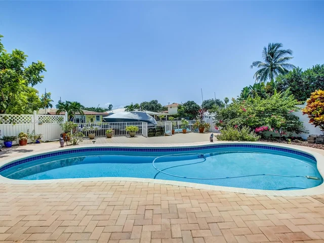 1060 NE 26th Ave, Pompano Beach FL 33062