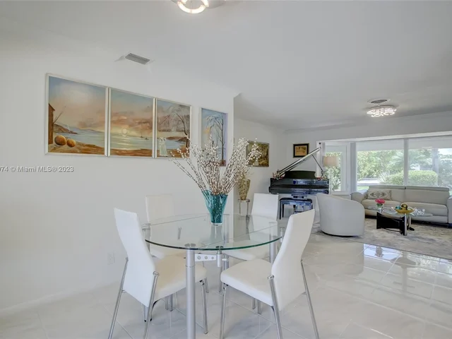 1060 NE 26th Ave, Pompano Beach FL 33062