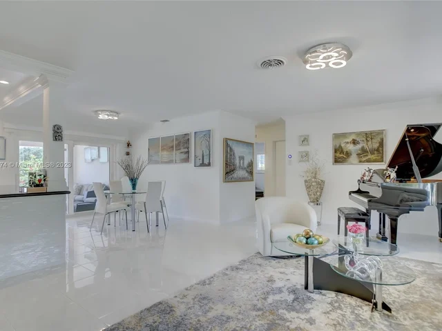 1060 NE 26th Ave, Pompano Beach FL 33062