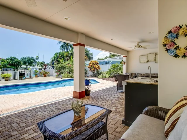 1060 NE 26th Ave, Pompano Beach FL 33062