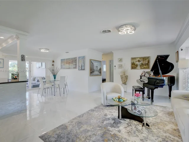 1060 NE 26th Ave, Pompano Beach FL 33062