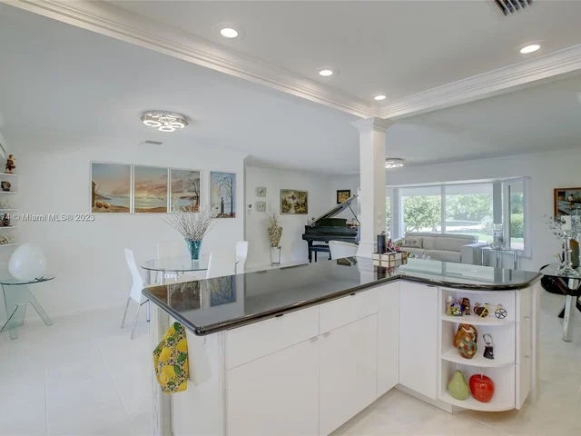 1060 NE 26th Ave, Pompano Beach FL 33062