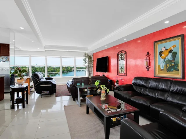 9100 W Bay Harbor Dr, Bay Harbor Islands FL 33154