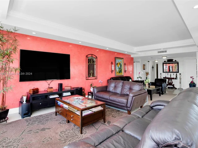 9100 W Bay Harbor Dr, Bay Harbor Islands FL 33154