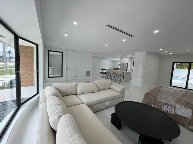 2051 NE 210th St, Miami FL 33179