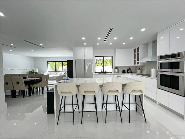 2051 NE 210th St, Miami FL 33179