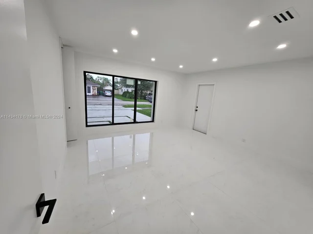 2051 NE 210th St, Miami FL 33179