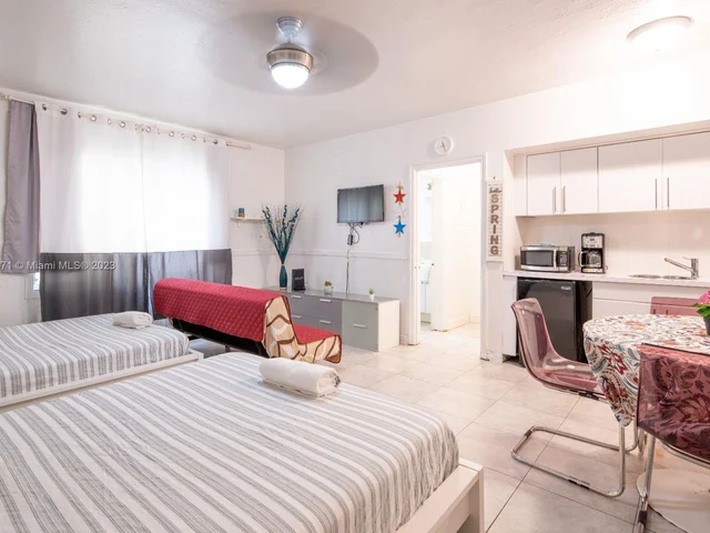 1021 Euclid Ave # 4, Miami Beach FL 33139