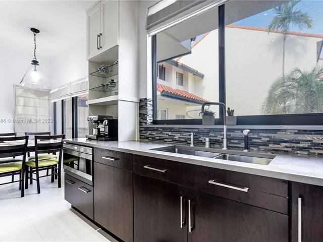 2000 S Bayshore Dr # 43, Miami FL 33133