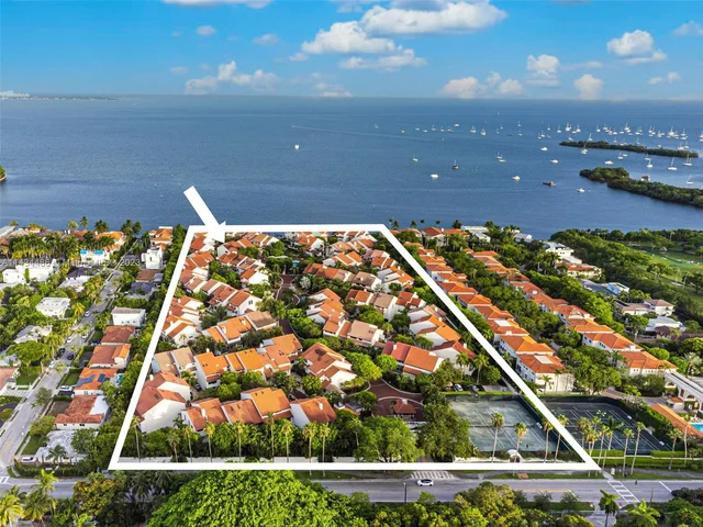 2000 S Bayshore Dr # 43, Miami FL 33133