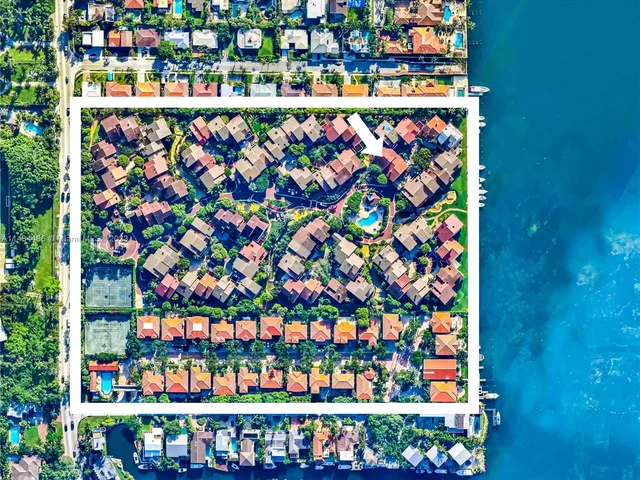 2000 S Bayshore Dr # 43, Miami FL 33133