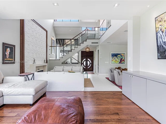 2000 S Bayshore Dr # 43, Miami FL 33133