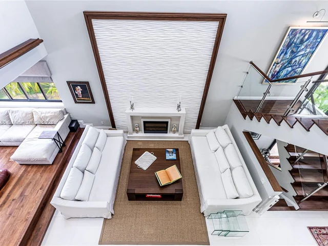 2000 S Bayshore Dr # 43, Miami FL 33133