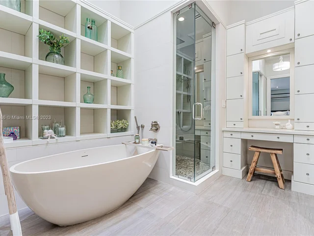 2000 S Bayshore Dr # 43, Miami FL 33133