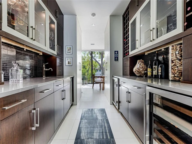 2000 S Bayshore Dr # 43, Miami FL 33133