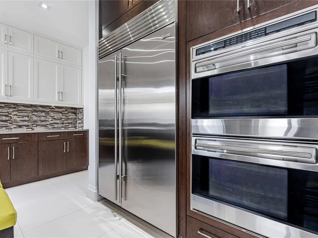 2000 S Bayshore Dr # 43, Miami FL 33133