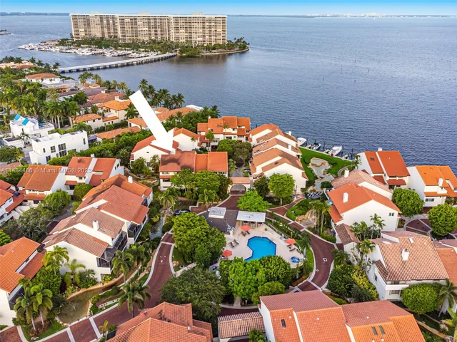 2000 S Bayshore Dr # 43, Miami FL 33133