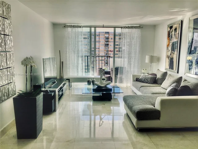 2780 NE 183rd St # 1414, Aventura FL 33160