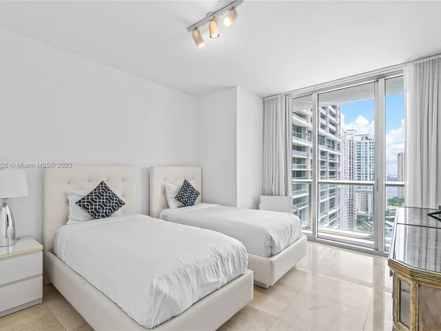 485 Brickell Ave # 2610, Miami FL 33131