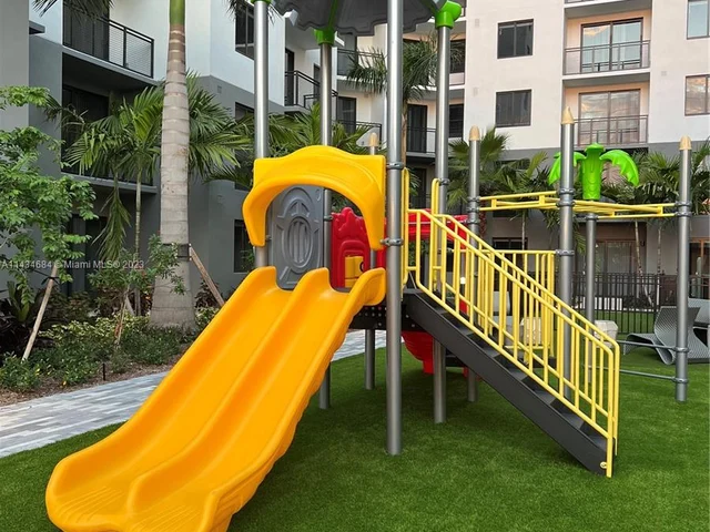 401 Hialeah Dr # 701, Hialeah FL 33010