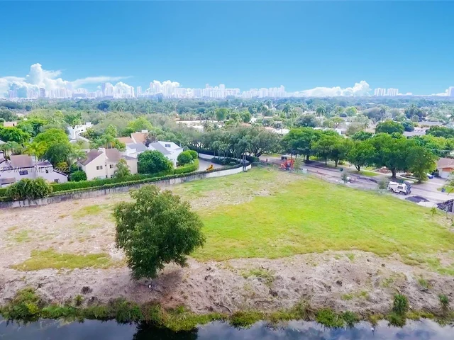 199 NE Street, North Miami Beach FL 33179