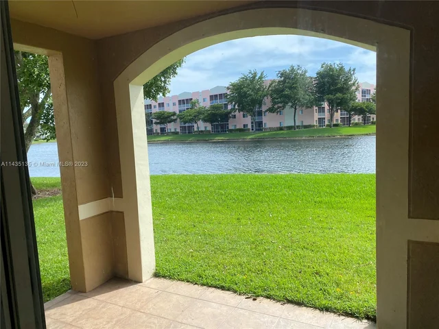 7950 N Nob Hill Rd # 104, Tamarac FL 33321