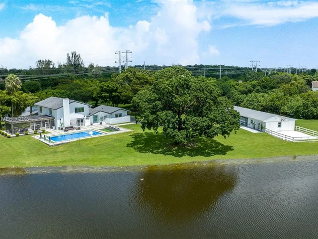 10890 La Reina Rd, Delray Beach FL 33446