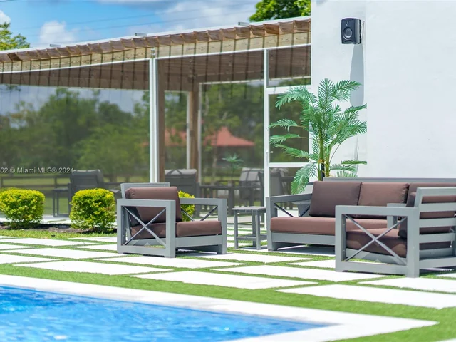 10890 La Reina Rd, Delray Beach FL 33446