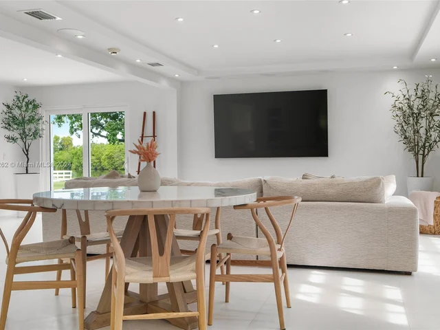 10890 La Reina Rd, Delray Beach FL 33446