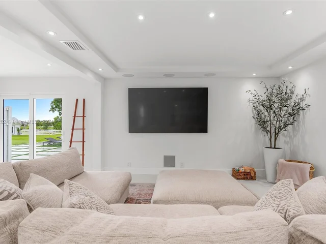 10890 La Reina Rd, Delray Beach FL 33446