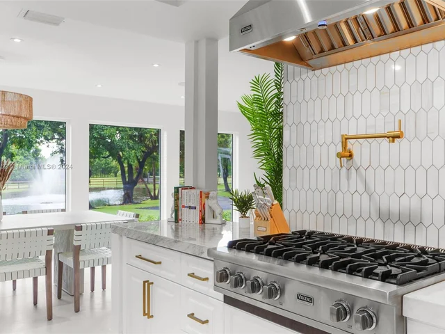 10890 La Reina Rd, Delray Beach FL 33446