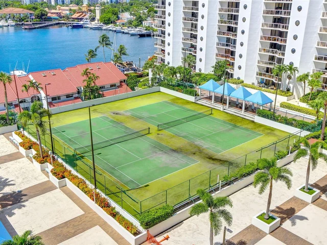 3640 Yacht Club Dr # 1008, Aventura FL 33180