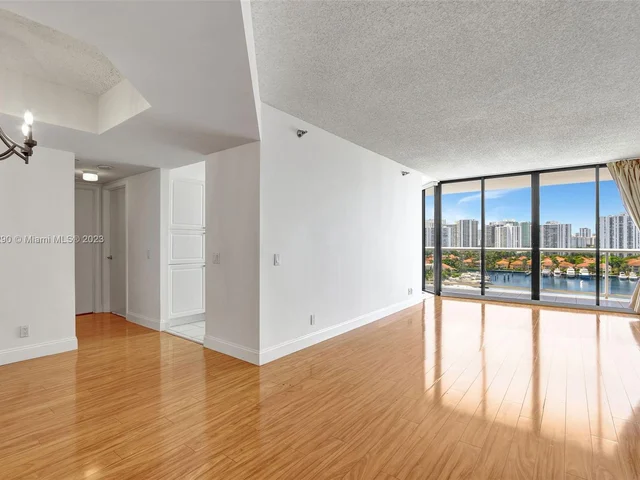 3640 Yacht Club Dr # 1008, Aventura FL 33180