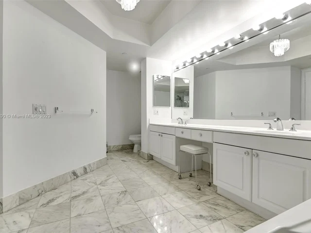 3640 Yacht Club Dr # 1008, Aventura FL 33180