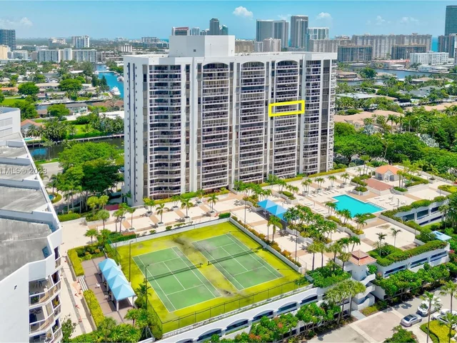 3640 Yacht Club Dr # 1008, Aventura FL 33180