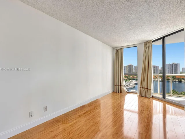 3640 Yacht Club Dr # 1008, Aventura FL 33180