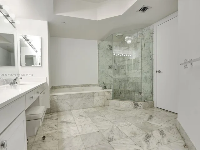 3640 Yacht Club Dr # 1008, Aventura FL 33180