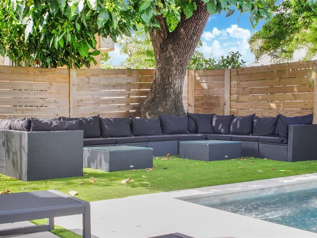 277 NW 43rd St, Miami FL 33127