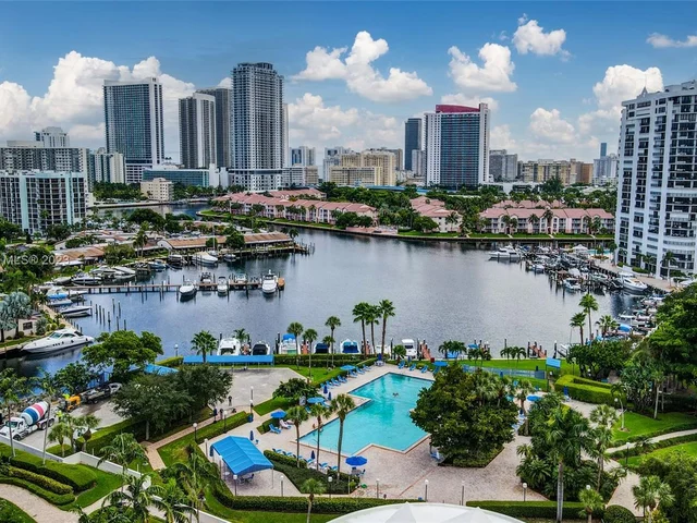 2500 Parkview Dr # 820, Hallandale Beach FL 33009