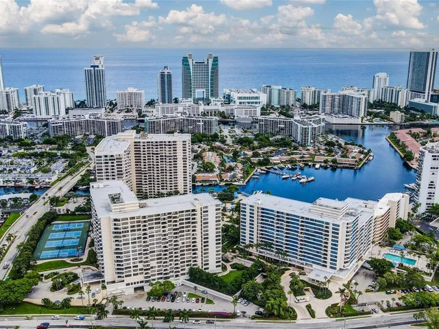 2500 Parkview Dr # 820, Hallandale Beach FL 33009