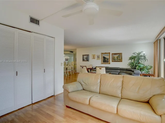2500 Parkview Dr # 820, Hallandale Beach FL 33009