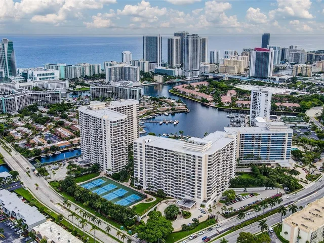 2500 Parkview Dr # 820, Hallandale Beach FL 33009