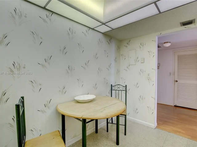 2500 Parkview Dr # 820, Hallandale Beach FL 33009