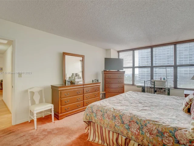 2500 Parkview Dr # 820, Hallandale Beach FL 33009