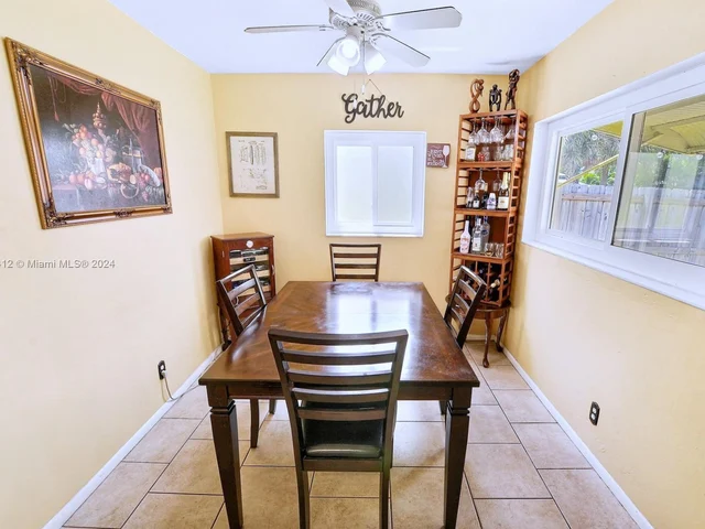 341 NW 52nd St, Oakland Park FL 33309